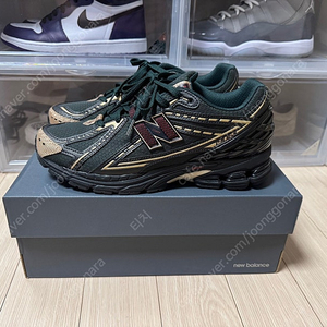 뉴발란스 x Kith 1906R 블랙 그린