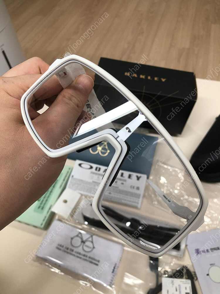 오클리 수트로 변색 고글 팝니다--2