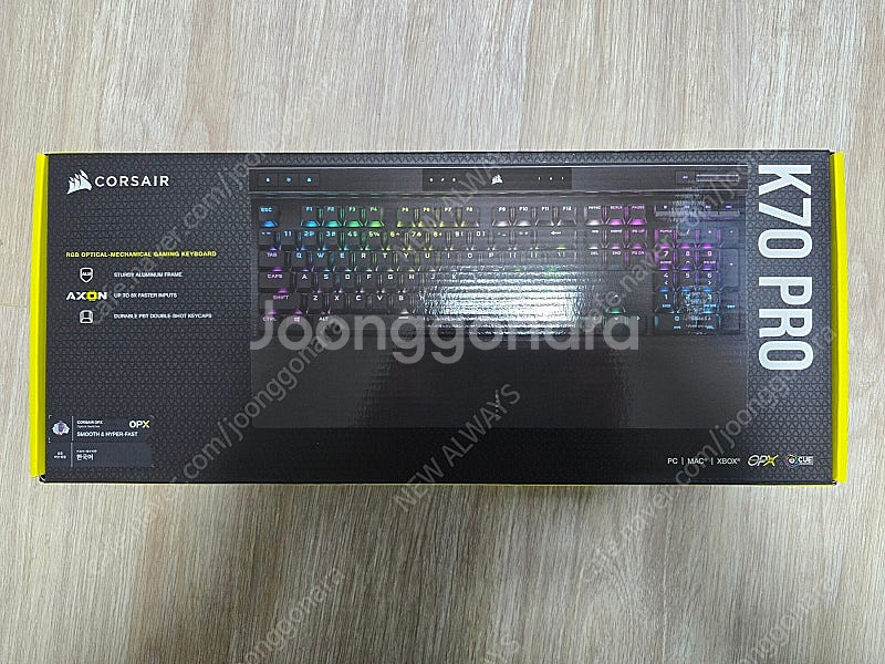 커세어 K70 RGB PRO 광적축 게이밍키보드 미개봉--1