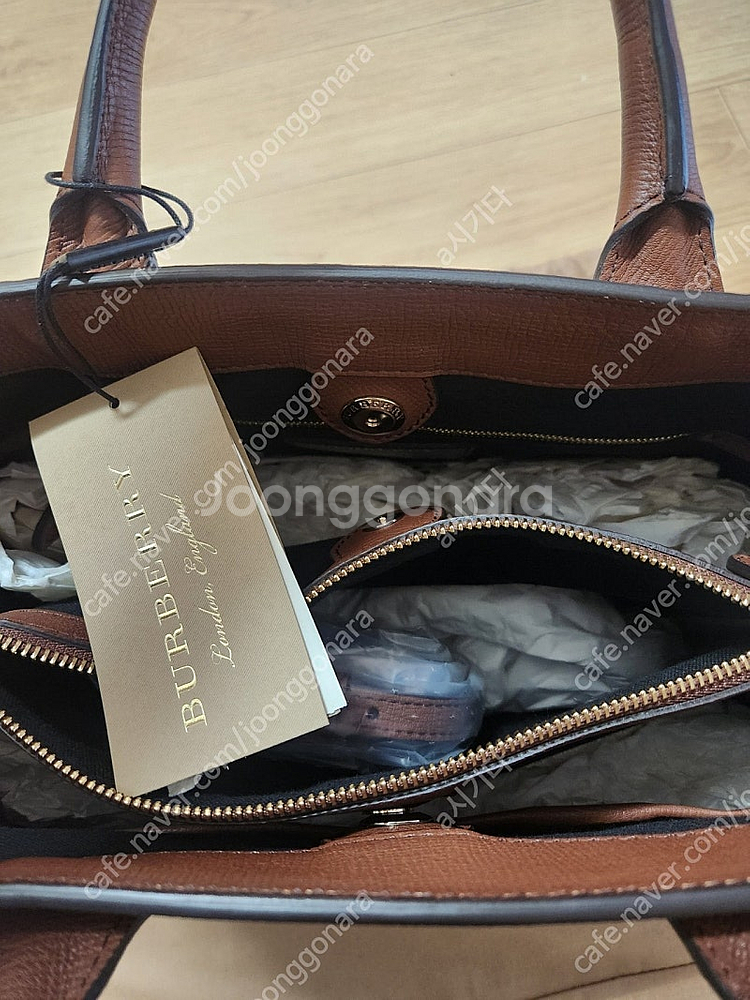 버버리 하우스체크 배너백 미듐 브라운 4023695--6