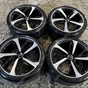 [판매]아우디 RS7 20인치 휠타이어
