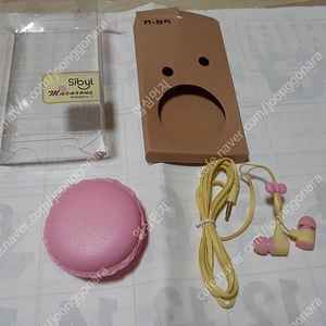 마카롱 이어폰 귀여워요 필요하신 분들은 편하게 보세요 6000직거래 가능해요