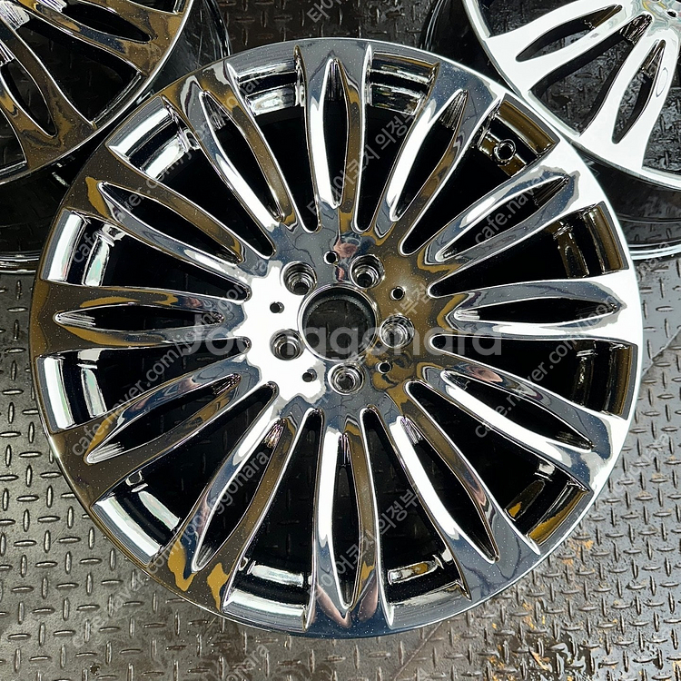 20인치 벤츠 W222 S560 마이바흐 화이트크롬 중...--4