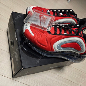 나이키 언더커버 에어맥스 720 빨강 / Nike x Undercover Air Max 720 red