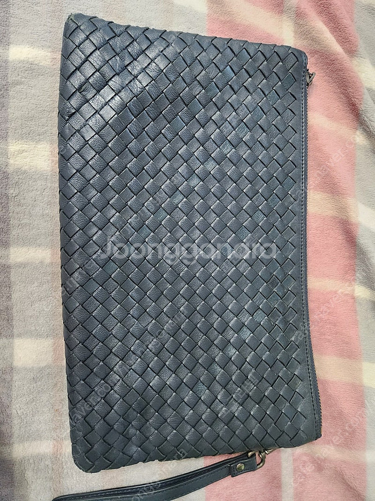 보테가베네타 클러치 판매합니다--1