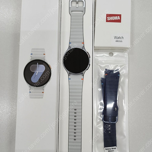 삼성전자 갤럭시 와치7 44mm 와이파이버전 실버색상 18만원에 판매합니다.