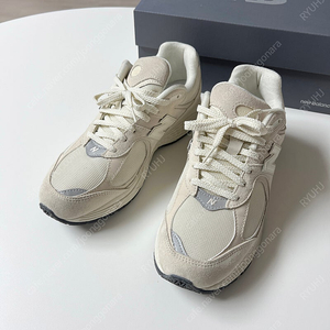 (가격인하)뉴발란스 2002 RCC 아이보리 270