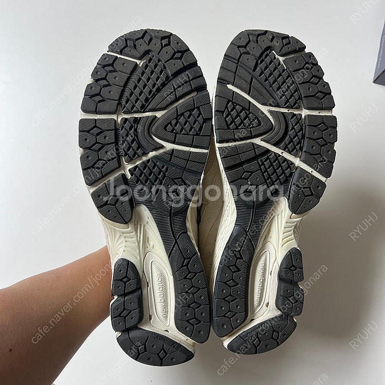 (가격인하)뉴발란스 2002 RCC 아이보리 270--2