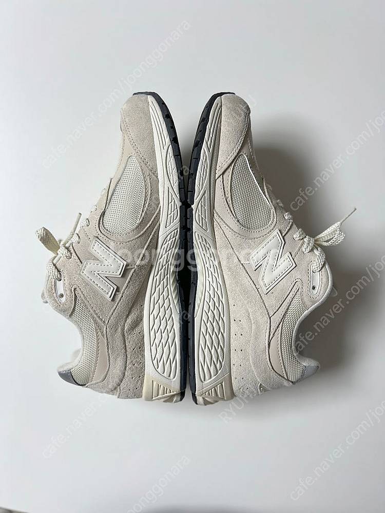 (가격인하)뉴발란스 2002 RCC 아이보리 270--4
