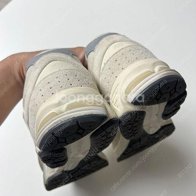 (가격인하)뉴발란스 2002 RCC 아이보리 270--5