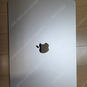 (대구)2023맥북에어 M2 15인치, 8코어,10코어GPU, RAM16GB SSD1테라 한글35W듀얼 팝니다.(에플케어+포함)