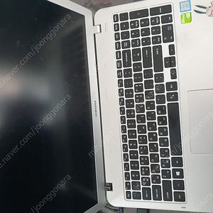 삼성노트북 nt560xbe x78 액정깨짐 15인치 i7 8세대 부품용으로 팝니다.