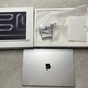 맥북 프로 16인치 m3 pro / 512기가 / 18램 실버