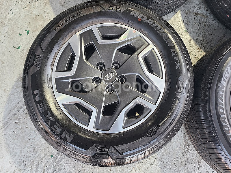 $$ 임판 싼타페 하이브리드 17인치 휠타이어 235 65 17 판매--1