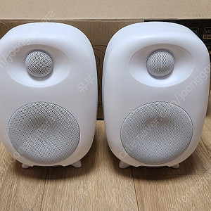 Bestisan Tuanti SR06 화이트 북쉘프 스피커 판매합니다.