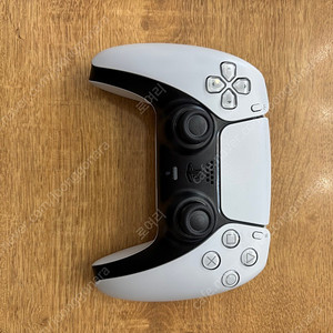 ps5 듀얼센스 팝니다.