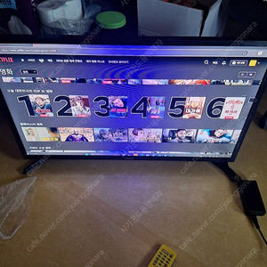 삼성 32인치 티비 내놓습니다 모델명은 UN32N4010AF 입니다 - HD 해상도 - 넷플릭스, 유튜브 시청 가능 - USB, HDMI 지원 정가는 20만원대 였어요 사진처럼