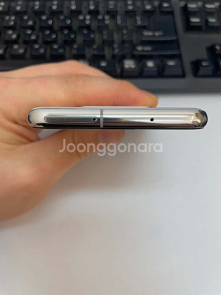 갤럭시S10E 화이트 128GB 상태좋은 중고11만팝니...--3