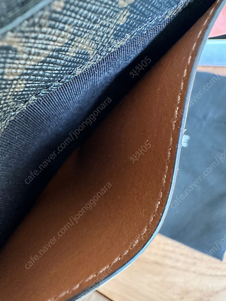 셀린느 트리옹프 카드지갑--3