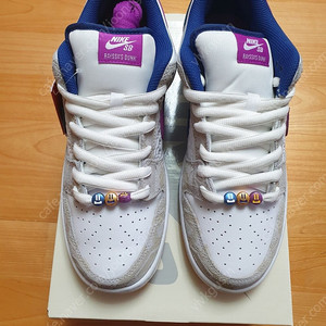 나이키 레이사 릴 SB 덩크 로우 프리미엄 퓨어 플레티넘