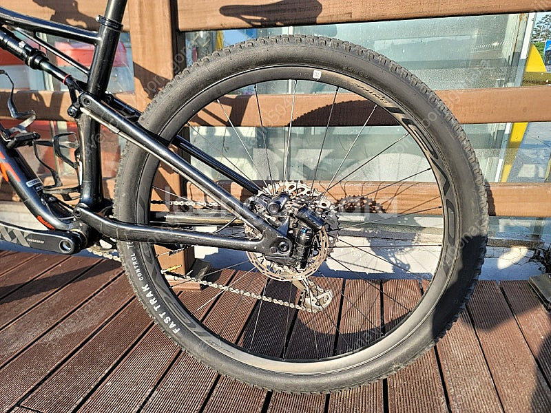 스페샬라이즈드 S-WORKS EPIC--7