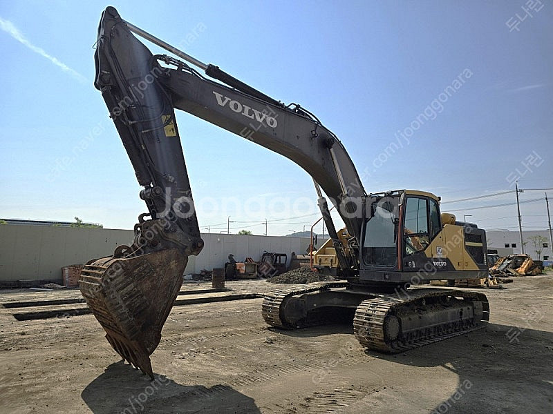 볼보 EC300E 2017년식 10 궤도형 중고굴삭기--1