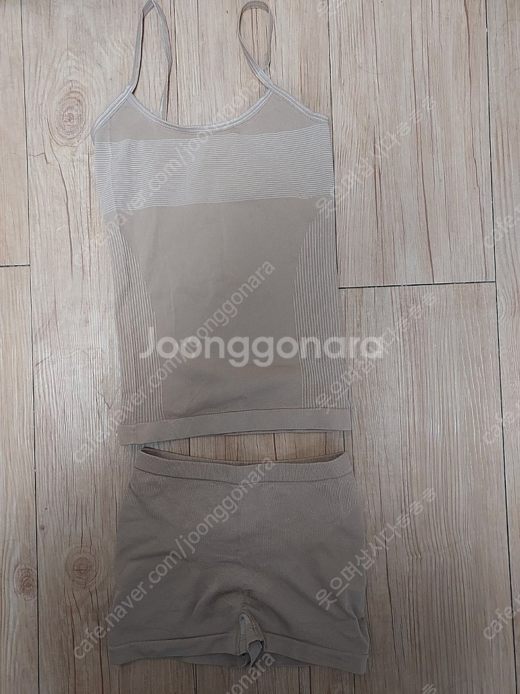 미착용 쫀쫀한 상하의 보정속옷 세트로 팝니다. 가격인하--0