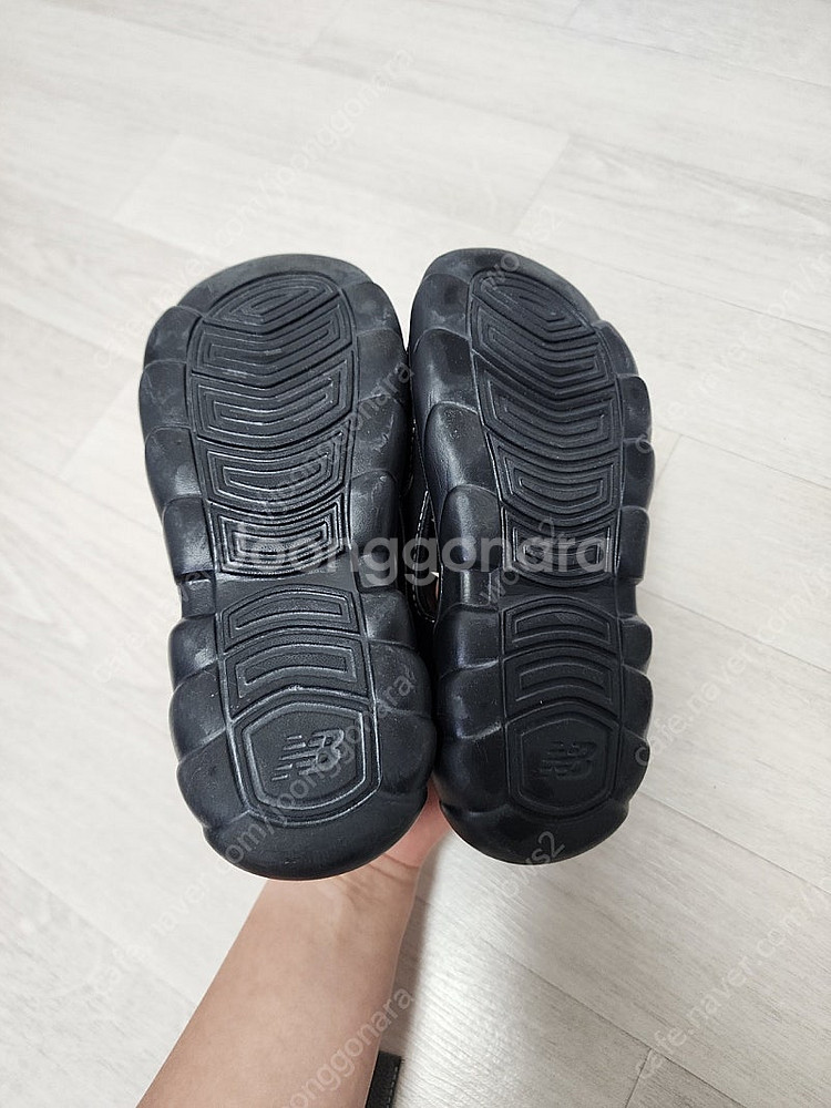 뉴발란스 프리들 블랙 사이즈200--4