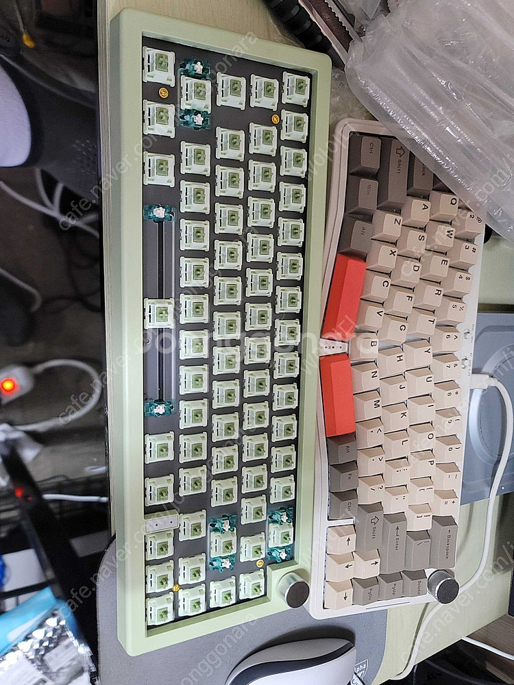 Zuoya gmk67 기계식키보드 팝니다. 그린색상 택...--0