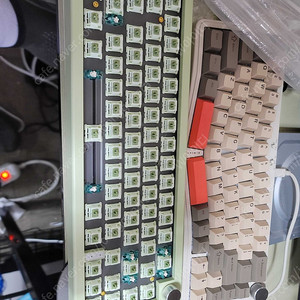 Zuoya gmk67 기계식키보드 팝니다. 그린색상 택포가