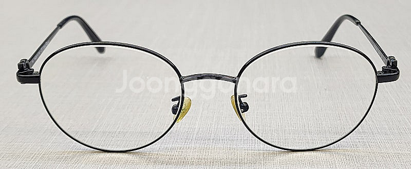 남,녀 공용 신품급 페라가모 검정색 동글이 안경태 정리...--4