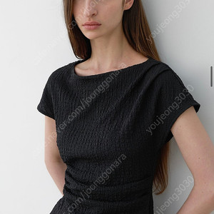 아뜰리에 나인 LOND CREASE TUCK UNBAL BLOUSE 티셔츠