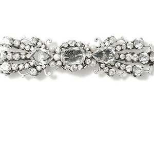 지요 라다 THE IMPERIAL BROOCH