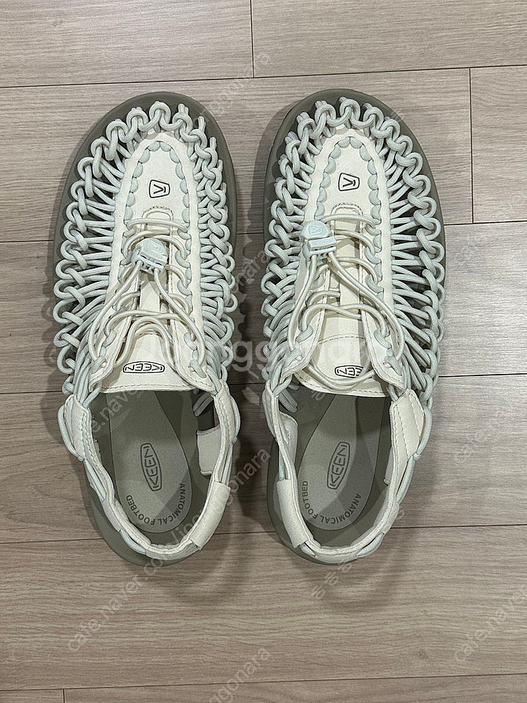킨 keen 화이트 샌들 265사이즈--0