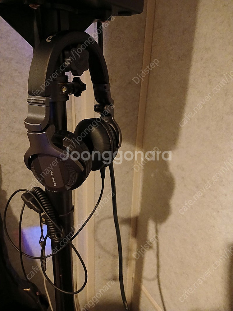 DJ용 헤드폰 (Pioneer HDJ Cue1)--0