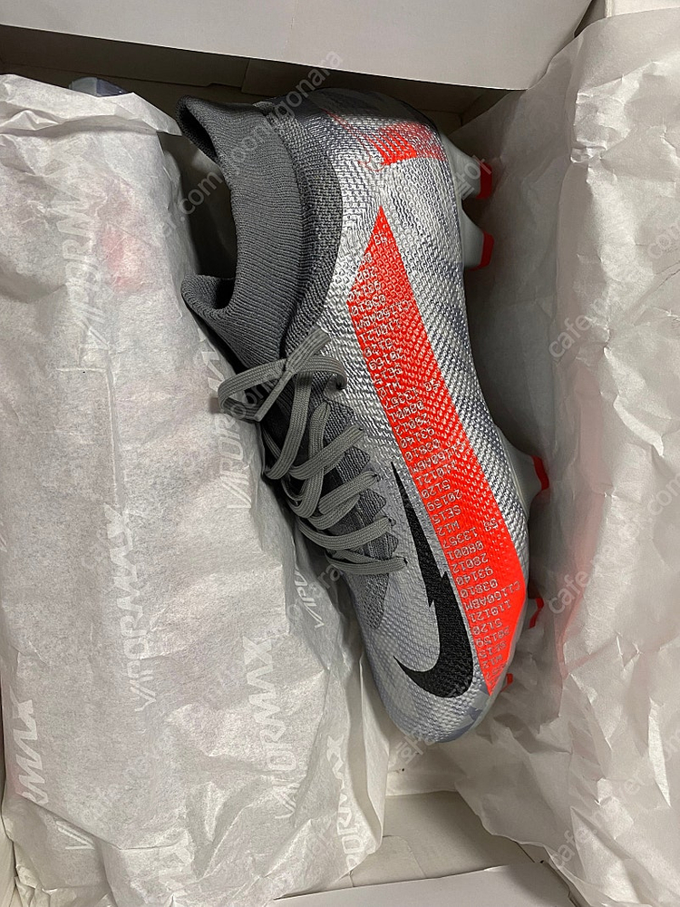 나이키 축구화 260 새상품 at5382906--6