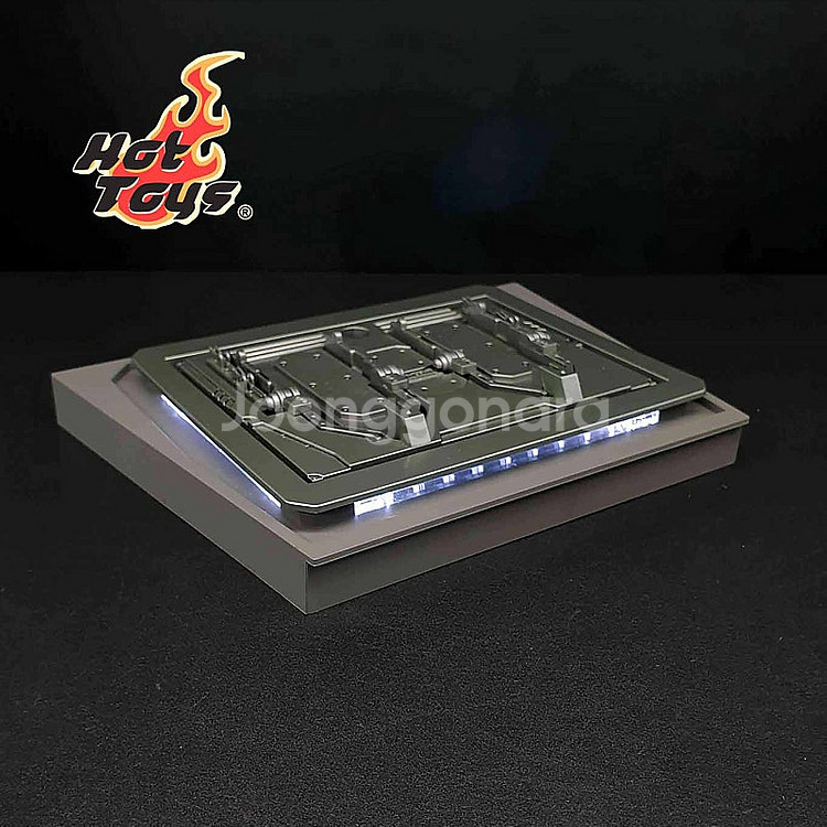 핫토이 아이언맨 홀오브아머 LED 스탠드 12인치 피규...--0