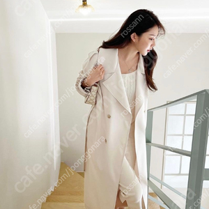 아디세떼흐, 루흐 / 22' 큐브라 롱 트렌치 코트 ( 크림 아이보리)