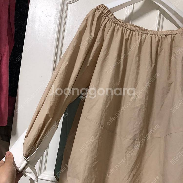 시스템 오프숄더 바스락 배색 블라우스 셔츠 오피스룩 출...--8