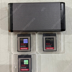 샌디스크 cfexpress b 512gb 2개 / 256 1개 / 리더기 판매합니다 (가격 낮춰봅니다)