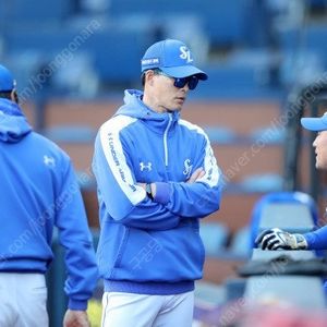 선수지급의류 및 장비 삽니다