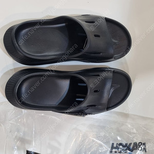 [크림구매]호카 슬리퍼 250 판매 합니다. Hoka Ora Recovery Slide 3 Black