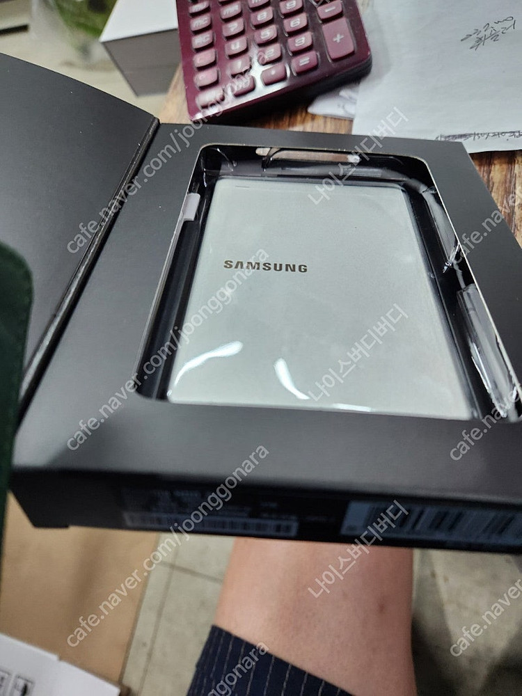 삼성 hdd포터블 hx-mk20y19 2테라 2tb 사진에 보이는그대로입니다 위아래 봉인 그대로입니다 이미지