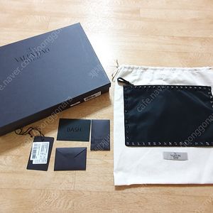 발렌티노 파우치 팝니다.