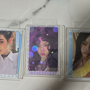 뉴진스 사진 3장 일괄(투명 하드케이스 포함)