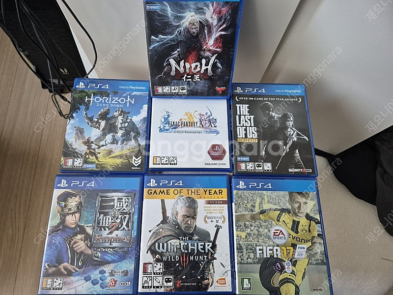 ps4 500기가 화이트, 추가 듀얼쇼크, 게임 7종--2