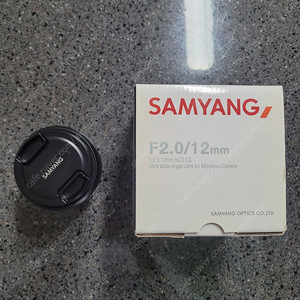 삼양 12mm F2.0 NCS MF 소니E마운트 렌즈 팝니다.