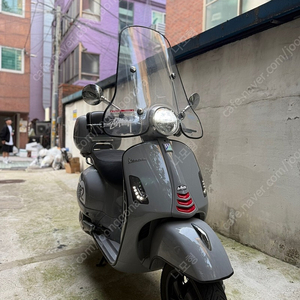 베스파 GTS300 슈퍼스포츠 23년 7천 급매