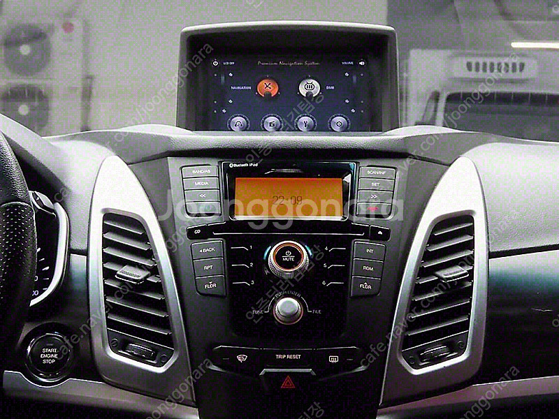 KG모빌리티(쌍용) 뉴코란도C 2WD 20 CVT 저렴...--8