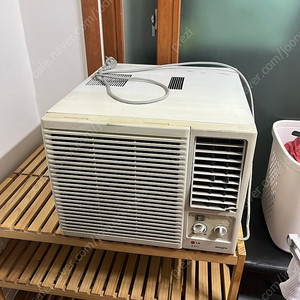 LG 휘센 창문형 에어컨 5평 판매합니다.
